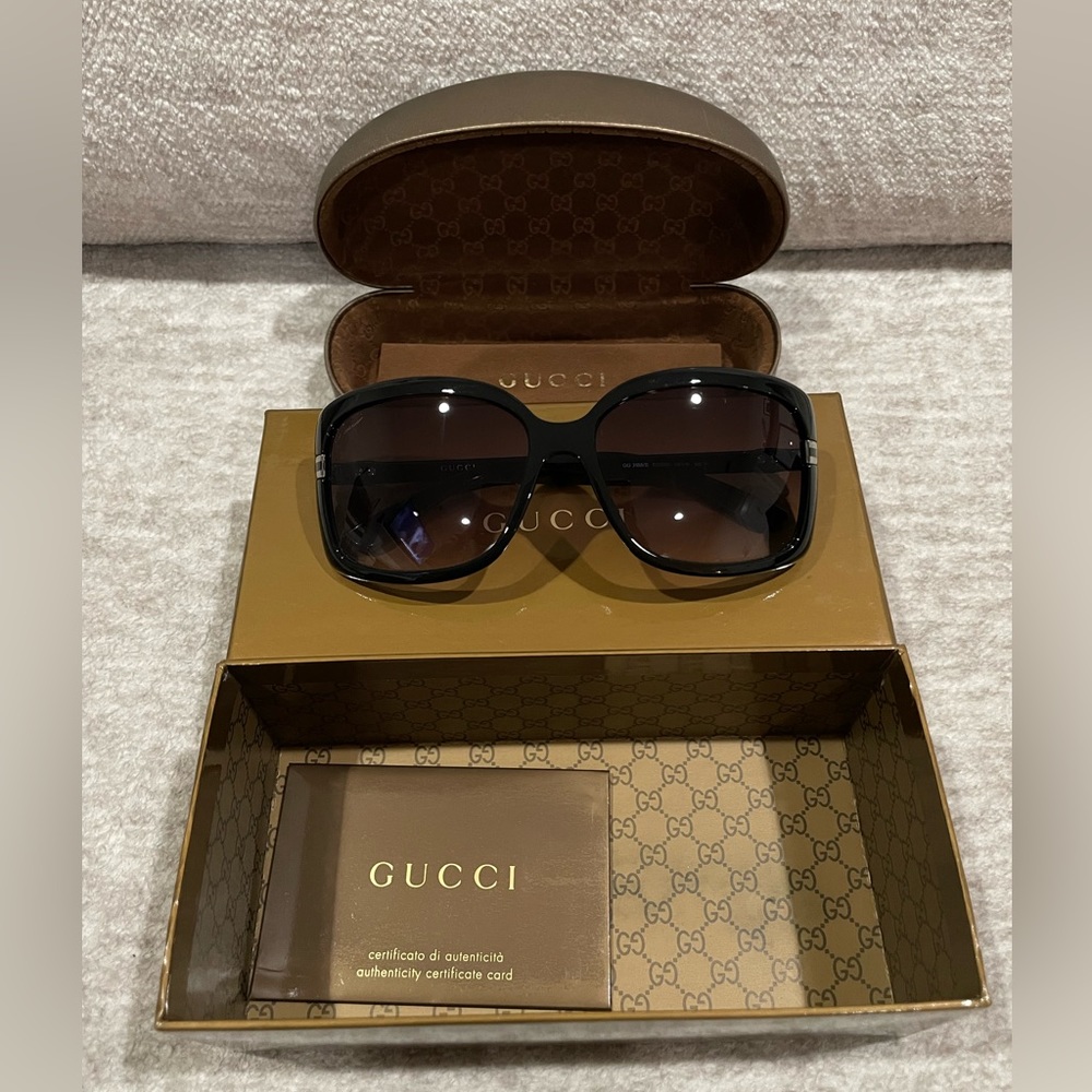 Black Gucci Sunglasses GG3188
